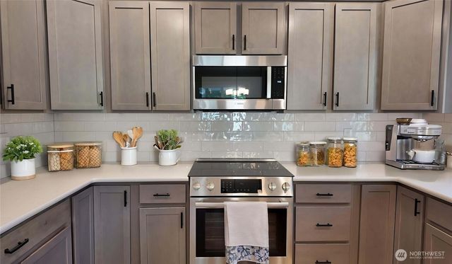 33 E Michelle Court, Union, WA 98592