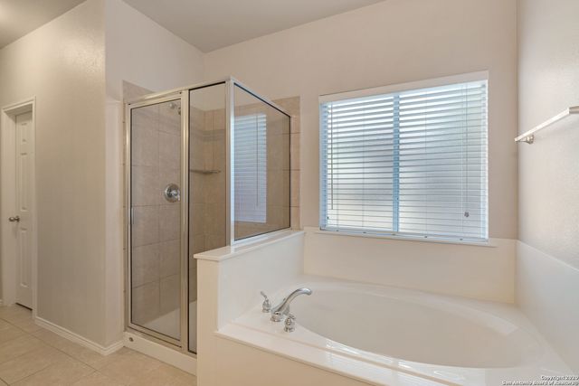 133 Deerwood Oaks, Boerne, TX 78006