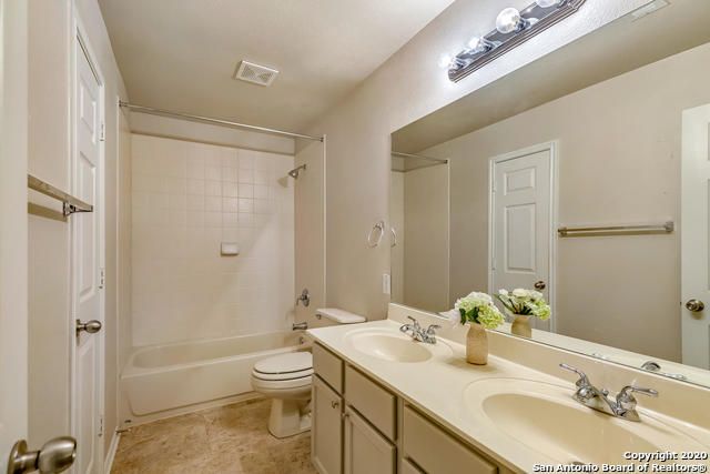 133 Deerwood Oaks, Boerne, TX 78006