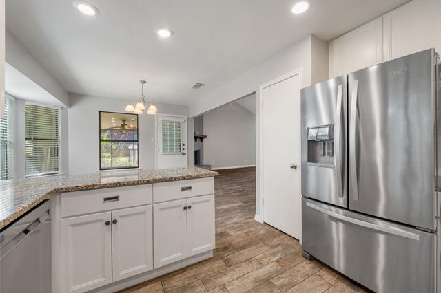 7501 Whistlestop DR, Austin, TX 78749