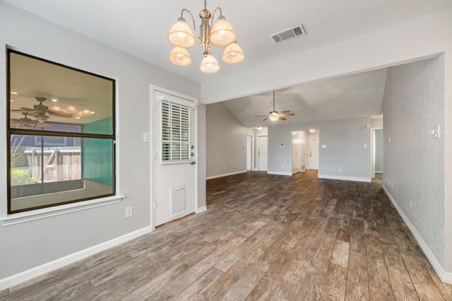 7501 Whistlestop DR, Austin, TX 78749
