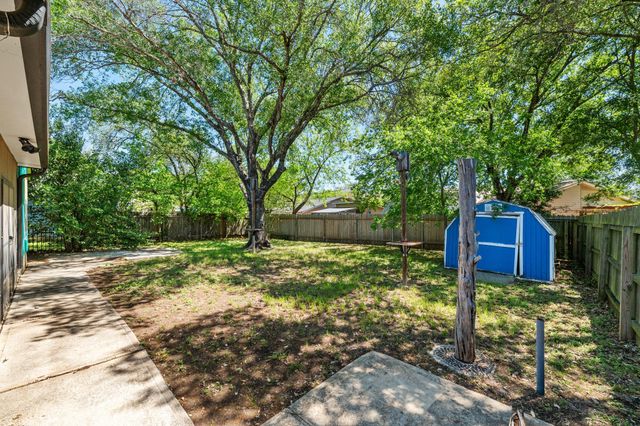 7501 Whistlestop DR, Austin, TX 78749