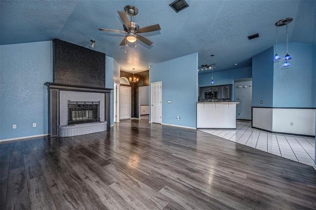 605 Verreaux Drive, Norman, OK 73072