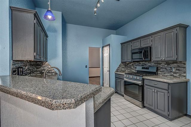 605 Verreaux Drive, Norman, OK 73072