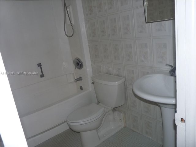 14301 N Kendall Dr 204B, Miami, FL 33186