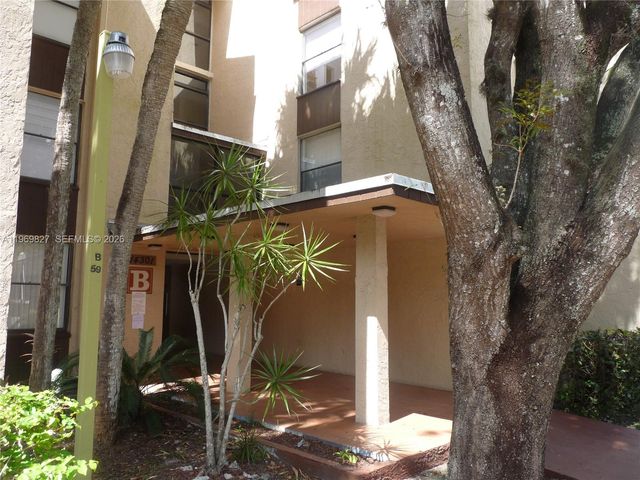14301 N Kendall Dr 204B, Miami, FL 33186