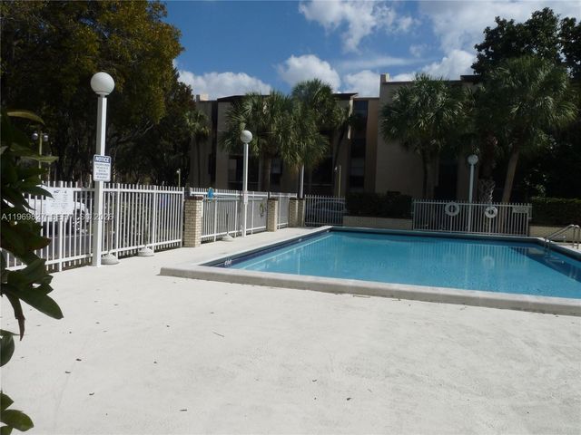 14301 N Kendall Dr 204B, Miami, FL 33186