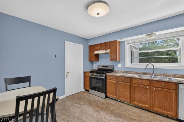 352 Cotswold Pl, Franklin Twp., NJ 08873