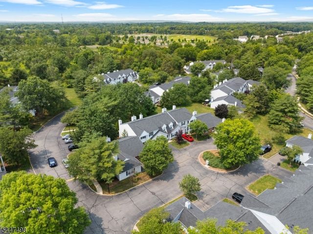 352 Cotswold Pl, Franklin Twp., NJ 08873