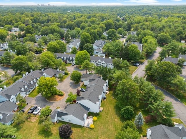352 Cotswold Pl, Franklin Twp., NJ 08873