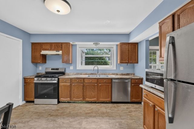352 Cotswold Pl, Franklin Twp., NJ 08873