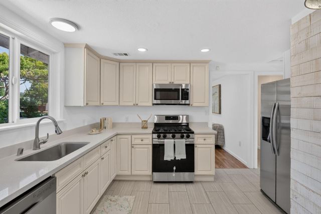 1456 B Street, Hayward, CA 94541