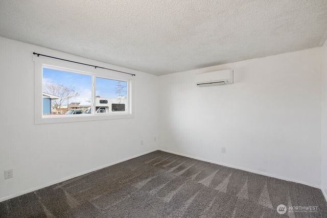 911 1ST NE, Ephrata, WA 98823