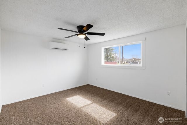 911 1ST NE, Ephrata, WA 98823