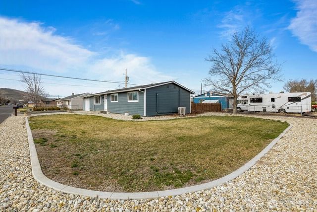 911 1ST NE, Ephrata, WA 98823