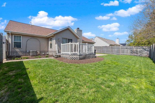 572 Nordic COURT, Slinger, WI 53086