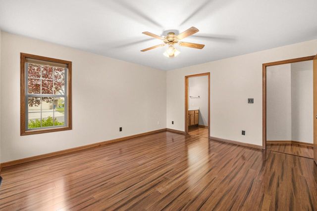 572 Nordic COURT, Slinger, WI 53086