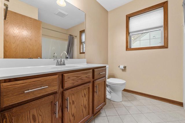 572 Nordic COURT, Slinger, WI 53086