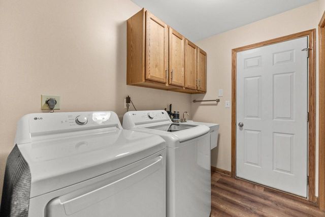 572 Nordic COURT, Slinger, WI 53086