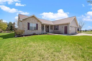 572 Nordic COURT, Slinger, WI 53086