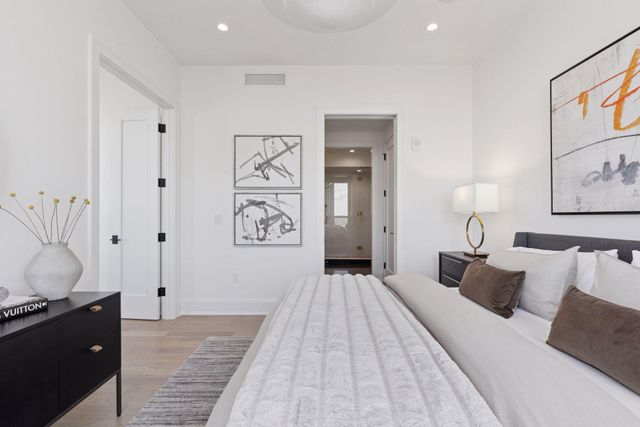 1111 W River Parkway 35C, Minneapolis, MN 55415