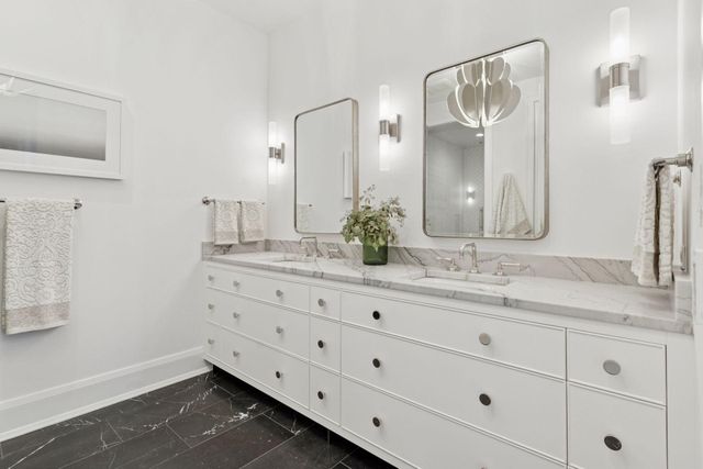 1111 W River Parkway 35C, Minneapolis, MN 55415