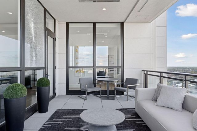 1111 W River Parkway 35C, Minneapolis, MN 55415