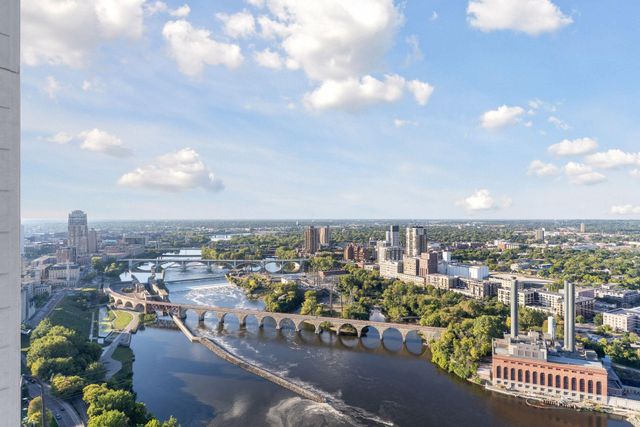 1111 W River Parkway 35C, Minneapolis, MN 55415