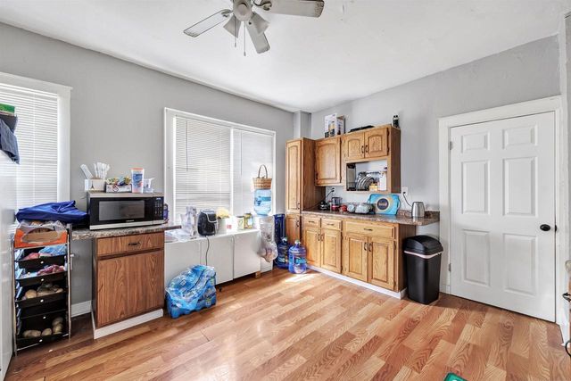 712 S MAPLE AVENUE, Green Bay, WI 54304