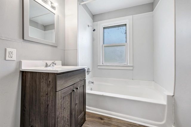 712 S MAPLE AVENUE, Green Bay, WI 54304