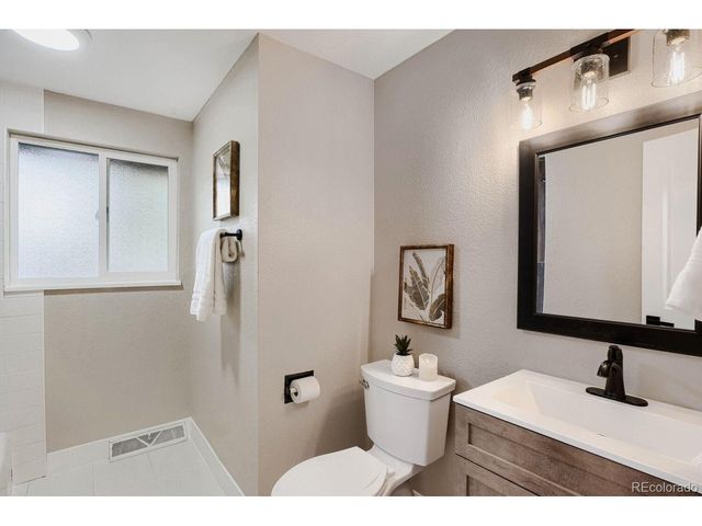 6605 E Louisiana Ave, Denver, CO 80224