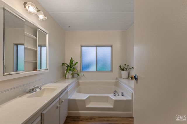 8536 Kern Canyon Road 195, Bakersfield, CA 93306