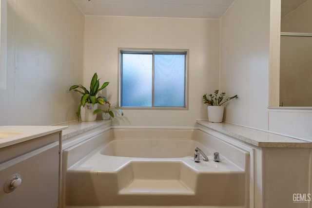 8536 Kern Canyon Road 195, Bakersfield, CA 93306