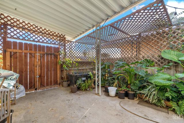 8536 Kern Canyon Road 195, Bakersfield, CA 93306