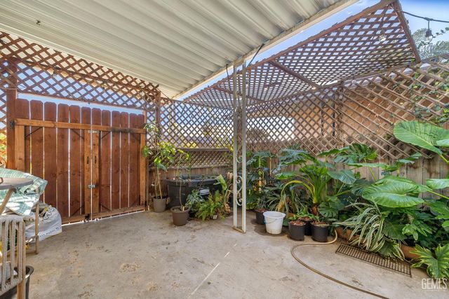 8536 Kern Canyon Road 195, Bakersfield, CA 93306