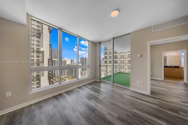 300 S Biscayne Boulevard T-2911, Miami, FL 33131
