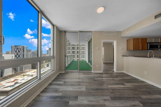 300 S Biscayne Boulevard T-2911, Miami, FL 33131