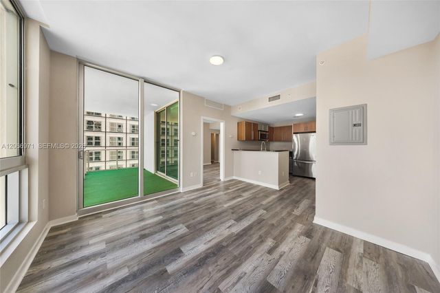 300 S Biscayne Boulevard T-2911, Miami, FL 33131