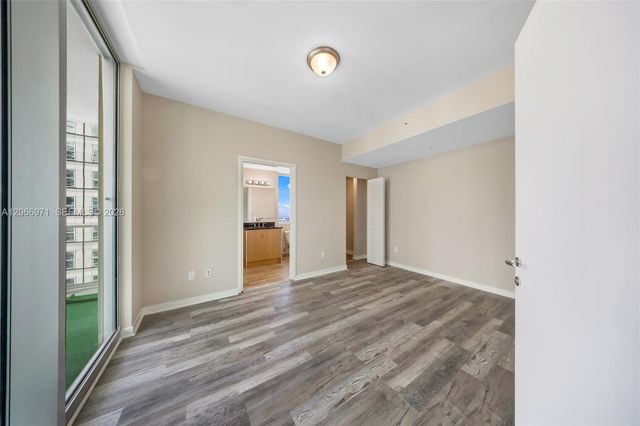 300 S Biscayne Boulevard T-2911, Miami, FL 33131