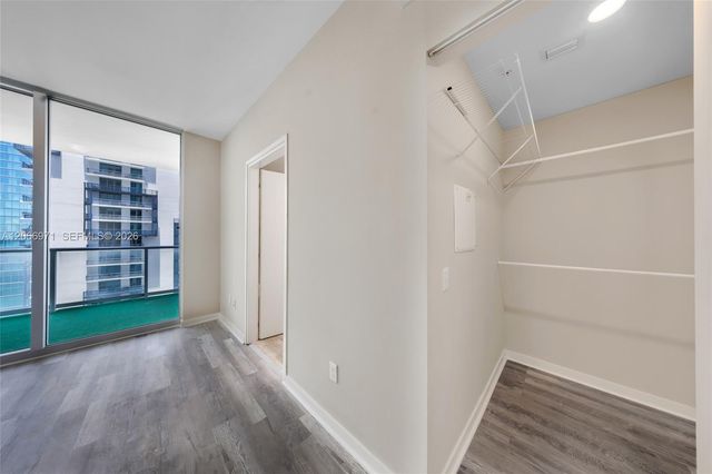 300 S Biscayne Boulevard T-2911, Miami, FL 33131