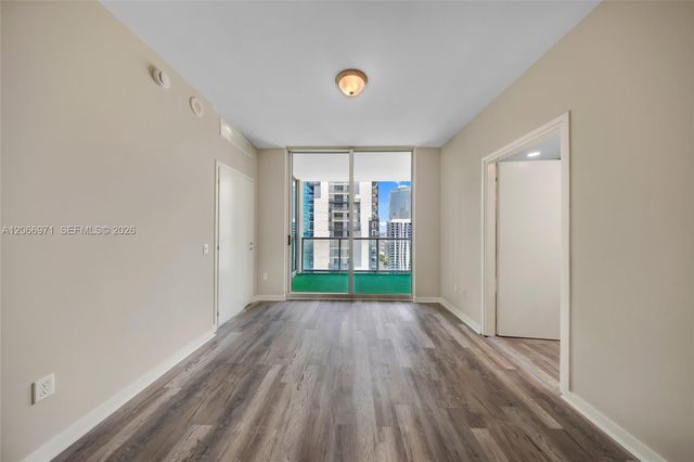 300 S Biscayne Boulevard T-2911, Miami, FL 33131