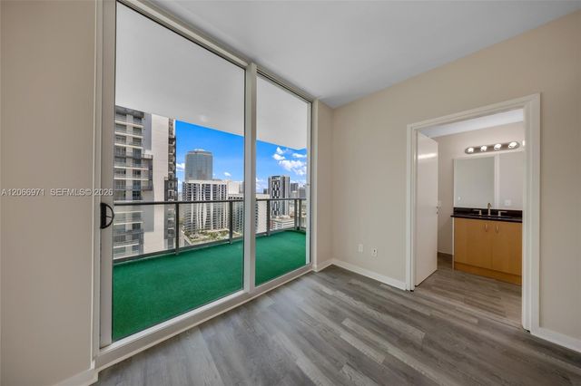 300 S Biscayne Boulevard T-2911, Miami, FL 33131