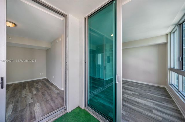300 S Biscayne Boulevard T-2911, Miami, FL 33131