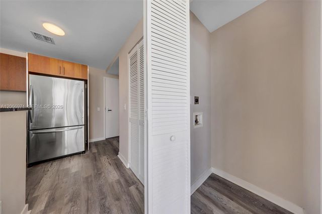 300 S Biscayne Boulevard T-2911, Miami, FL 33131