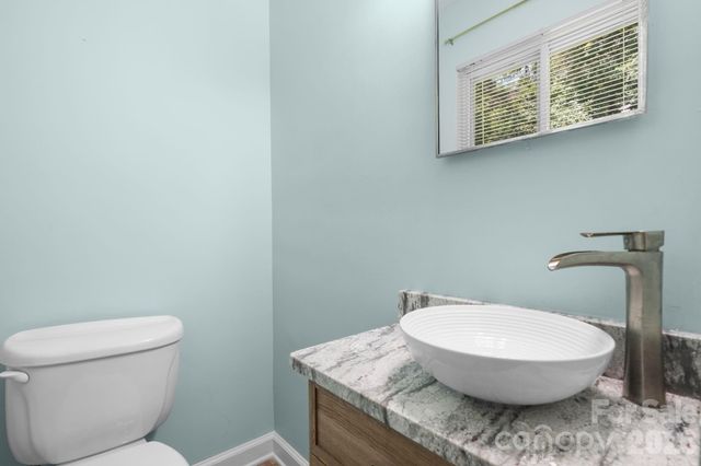 704 4th Street SW, Conover, NC 28613