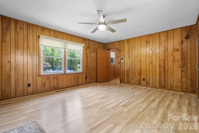 704 4th Street SW, Conover, NC 28613