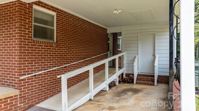 704 4th Street SW, Conover, NC 28613