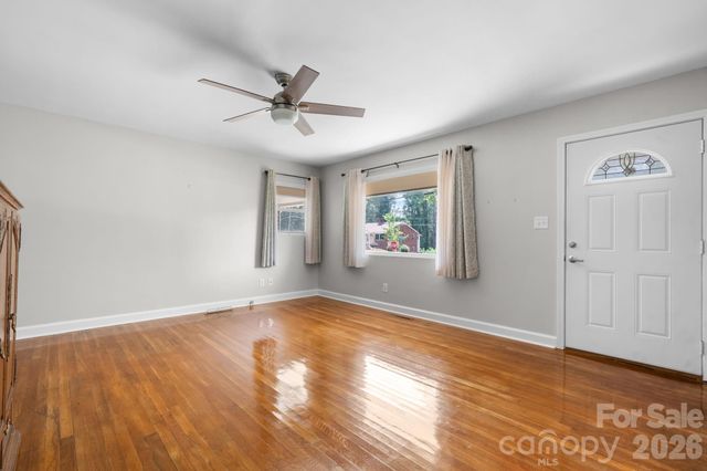 704 4th Street SW, Conover, NC 28613