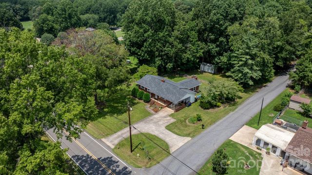704 4th Street SW, Conover, NC 28613