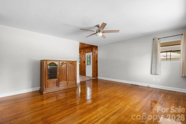 704 4th Street SW, Conover, NC 28613